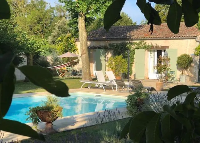 Gite 2-4 Couchages Situe Dans Un Magnifique Jardin